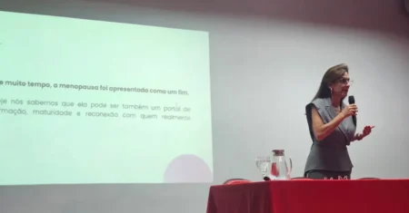Palestra debate menopausa e cuidados com a saúde da mulher no trabalho e na vida
