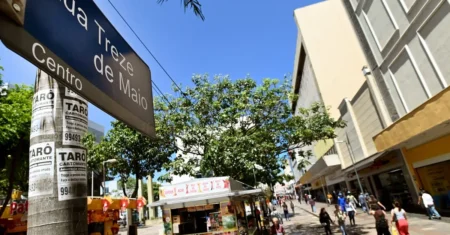 Prefeitura irá apresentar proposta sobre bancas no Centro em 13 dias