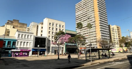 Prefeitura suspende remoção imediata de bancas e vai definir critérios para cumprir resolução do Condepacc