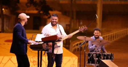 Anelo encerra exposição “Pulso”, de Rogério Pedro, com apresentação de MPB e jazz no MACC