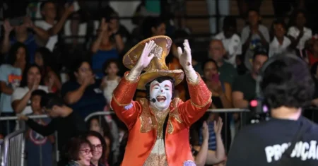 Show Encantado da Páscoa reúne 1.200 pessoas na Vila 31 de Março e se aproxima do encerramento