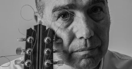 Museu da Cidade recebe Ivan Vilela para aula-espetáculo sobre a história da viola brasileira