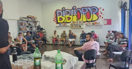 Centro POP Sares II realiza atividade sobre identidade e trajetória de vida