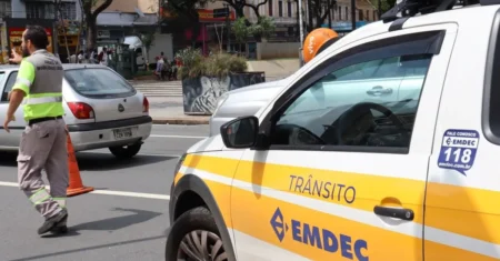 Trecho de via na Vila Nova volta a ser bloqueado neste sábado, 25 de abril