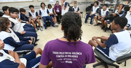 Meninos discutem ciúmes, machismo e igualdade de gênero em nova rodada do programa Mais Educação, Menos Violência