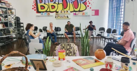 Atividade de Dia das Mães emociona participantes no Centro POP Sares II