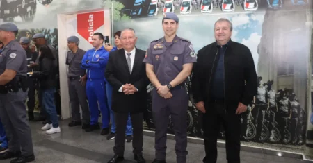 Profissionais da Emdec recebem honraria concedida pela Polícia Militar