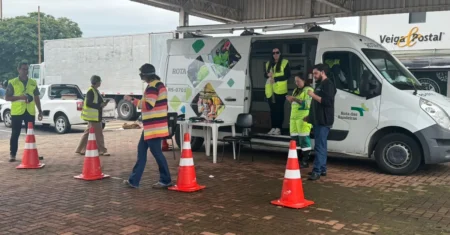 Ceasa Campinas recebe ação educativa da campanha Maio Amarelo