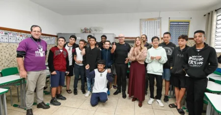 Emef Floriano Peixoto celebra 50 anos com ações de memória afetiva e debate para valorizar as mulheres