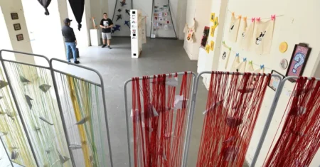 Jovens do Caps Roda Viva expõem obras no MIS de Campinas
