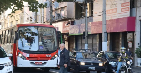 Mortes em vias urbanas caem 45% no quadrimestre: 12 óbitos contra 22 no mesmo período de 2025