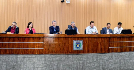Saúde municipal apresenta avanços em indicadores durante audiência na Câmara