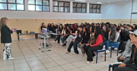 Campinas leva prevenção ao uso de drogas a 200 estudantes em escola do Parque Taquaral