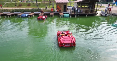 Lagoa do Taquaral ganha nova atração: conheça os carrinhos elétricos flutuantes