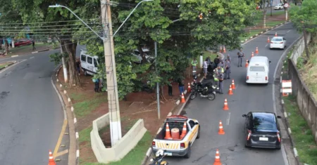 Mais de 100 blitze integradas em 2026: motos respondem por 54% das condutas de risco