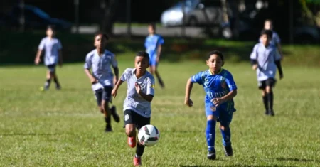 Campeonato de Futebol de Base definirá semifinalistas das três categorias neste sábado, 13