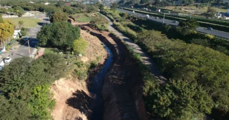 Campinas avança no desassoreamento de córregos e lagoas nos jardins Marisa e Bassoli