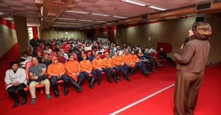 Atendimento a pessoas que atravessam situações extremas é tema de palestra para servidores