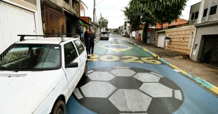 Ruas coloridas e famílias reunidas em Campinas reforçam tradição de torcer pelo Brasil